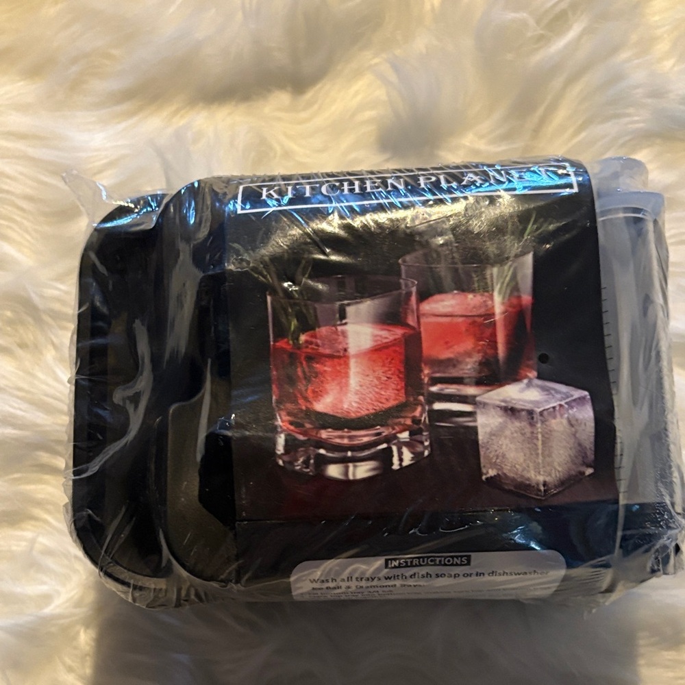 Black Ice Cube Tray Set